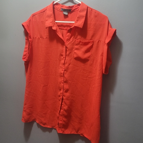 Suzy Shier Red Short Sleeve Button Up Blouse L - Picture 3 of 6